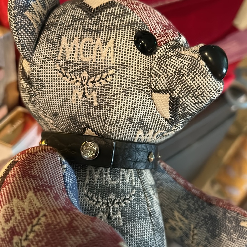 MCM Large Logo Print Bear🥳🥳❌❌ - Picture 4 of 8